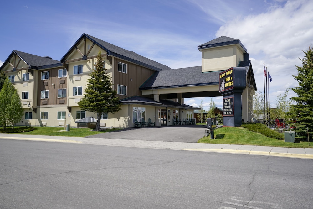 Gray Wolf Inn And Suites 1/67