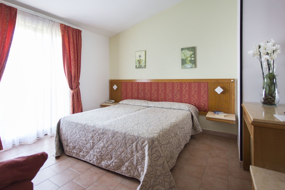 VILLA PARADISO VILLAGE 28/73