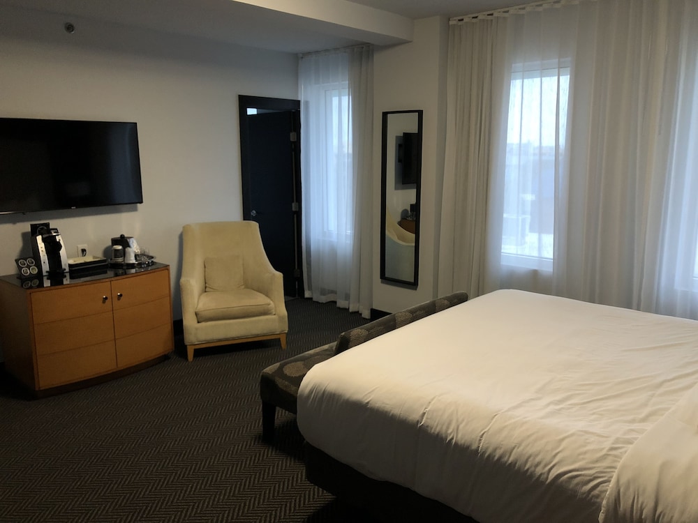 Streamline Hotel 17/50