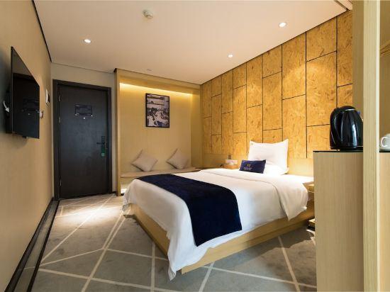 Boutique, Double Bed