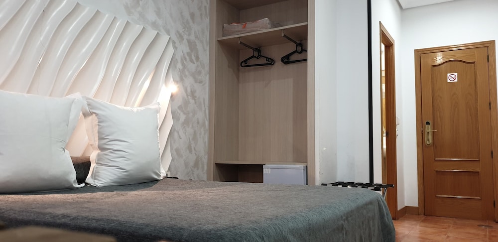 غرفة خارجية سوبيريور بسرير مزدوج بحمام خاص، Hostal Las Fuentes 7/10