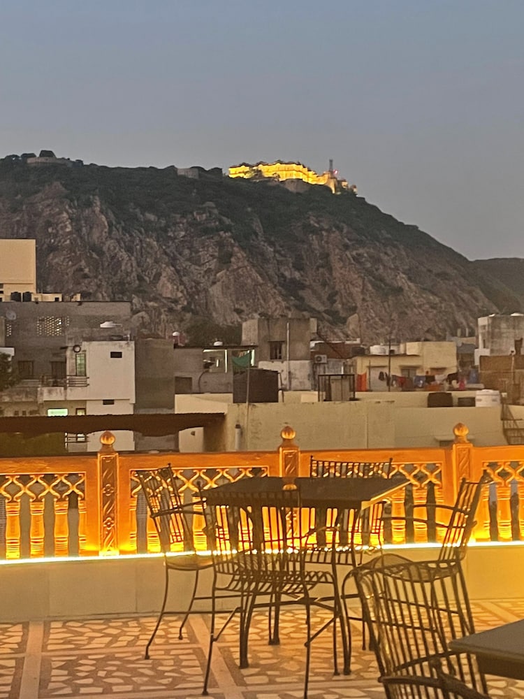 Khatu Haveli 52/61