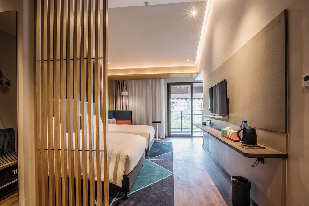 Standard, Twin Beds, Extra Floor Space