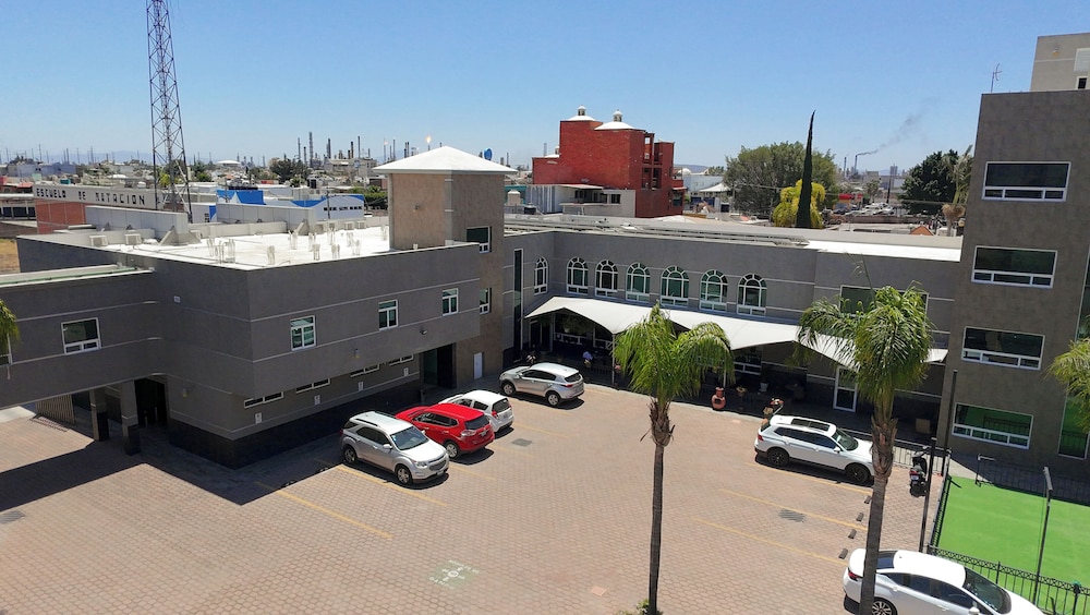 Hotel & Suites Aliana 41/50