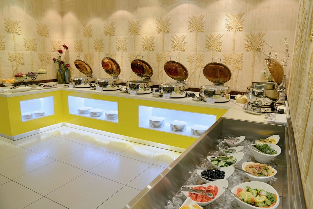 restaurant cafeteria