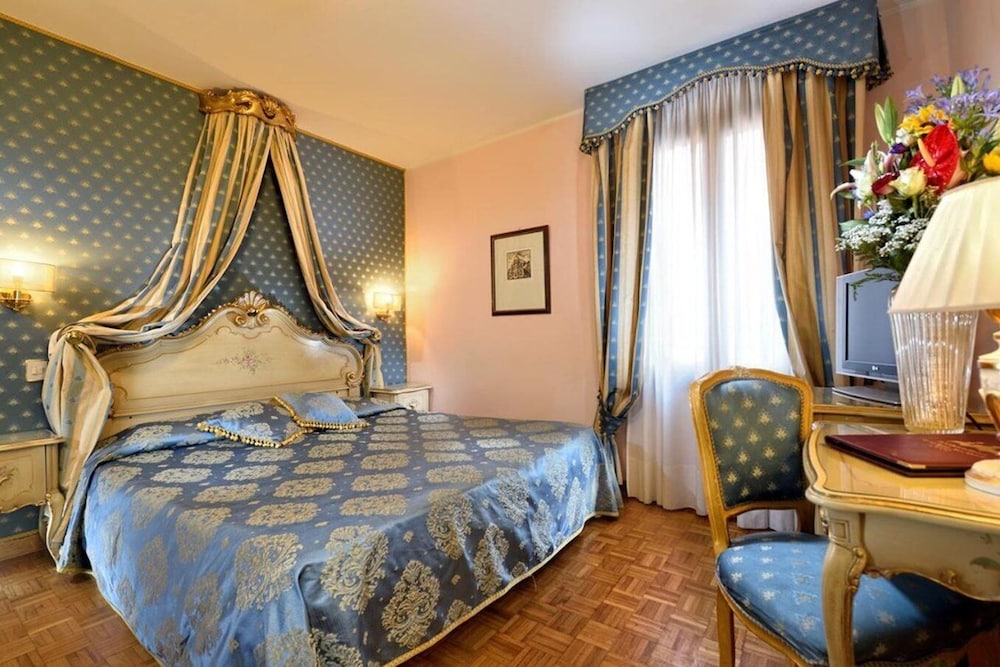 Royal San Marco & Suites 11/50