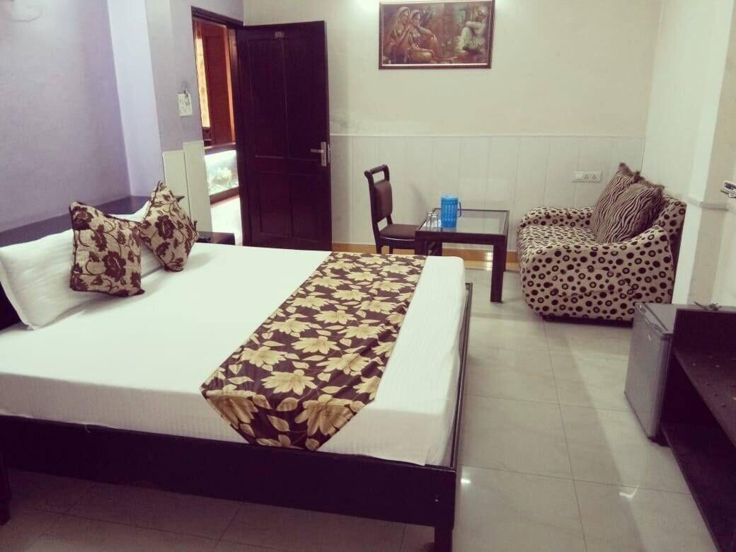 HOTEL KRISHNA RESIDENCY 13/16