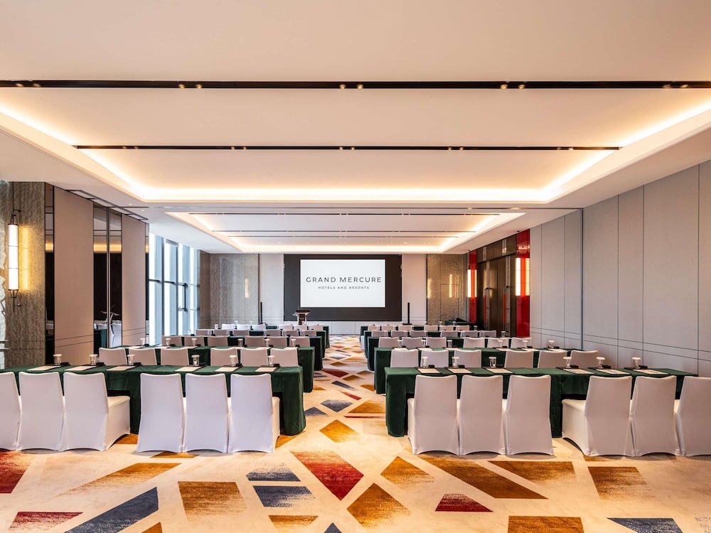 Grand Mercure Yichang Waitan 61/72