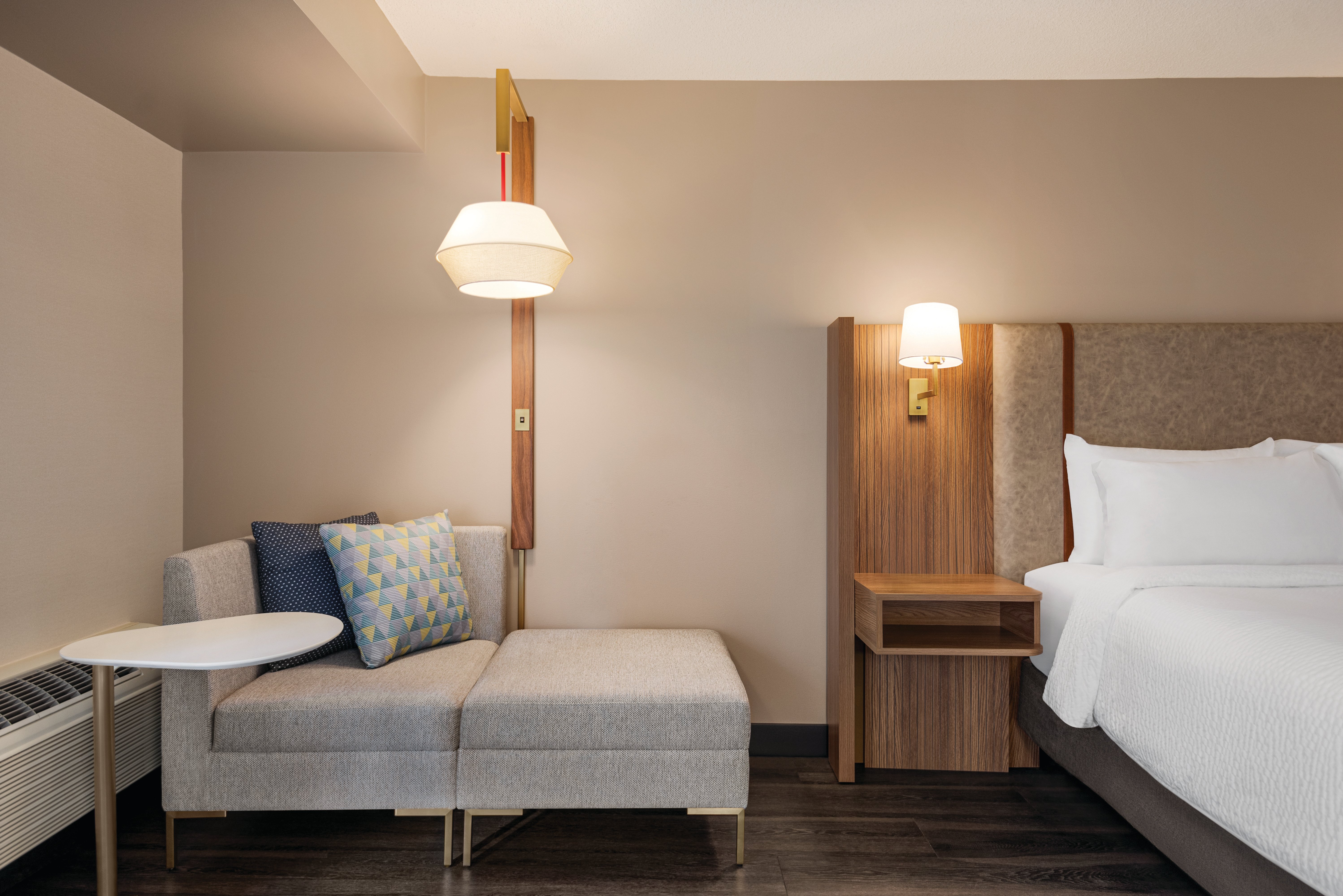 HOLIDAY INN HOTEL AND SUITES VANCOUVER DOWNTOWN 37/73