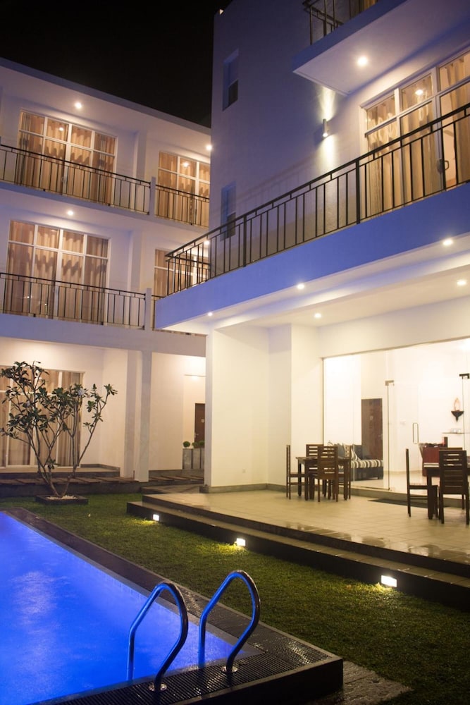 The Suite 262 42/50