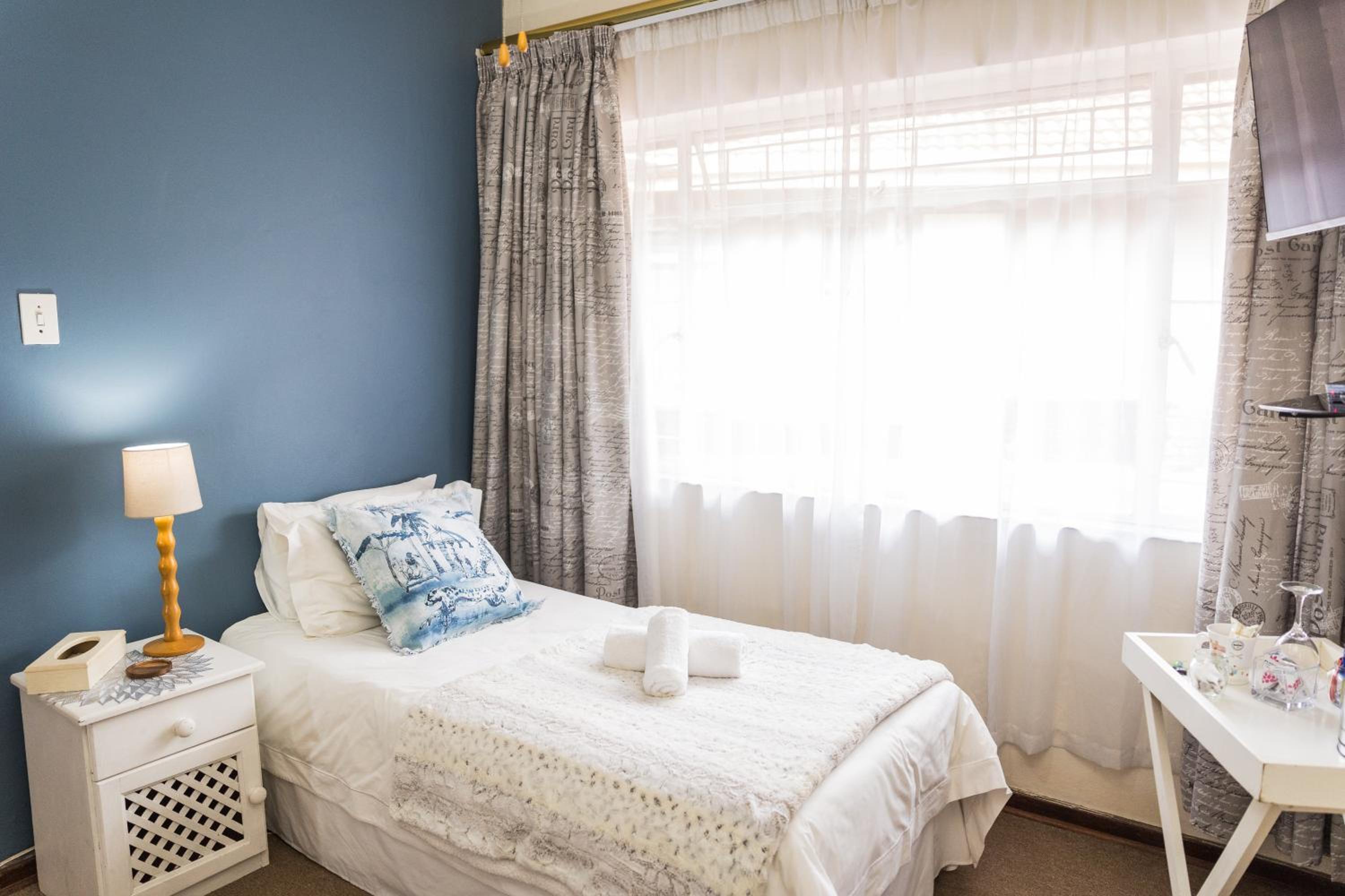 Room, Single