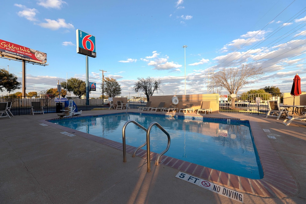 Motel6 San Antonio, TX - West SeaWorld 35/43