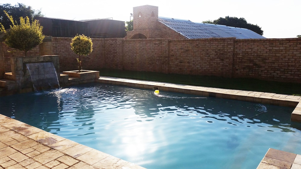 Crystal Rose Lodge and Spa 42/50