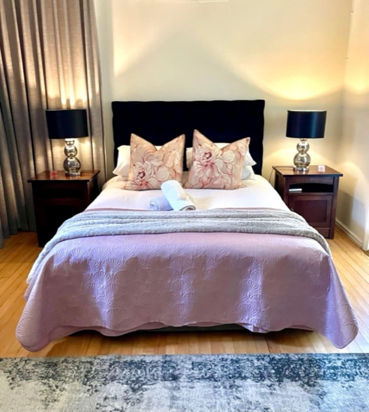 Standard, Queen Bed