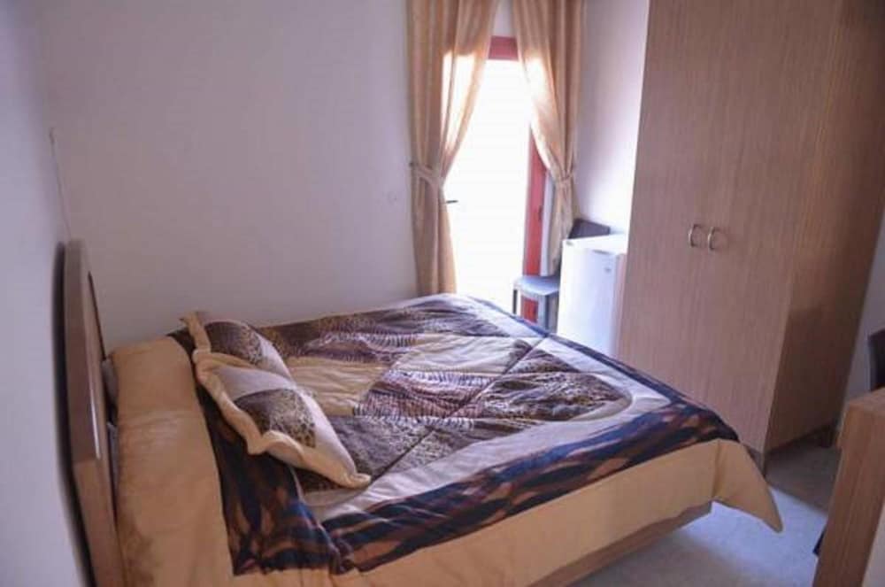 HOTEL ST JEAN 21/64
