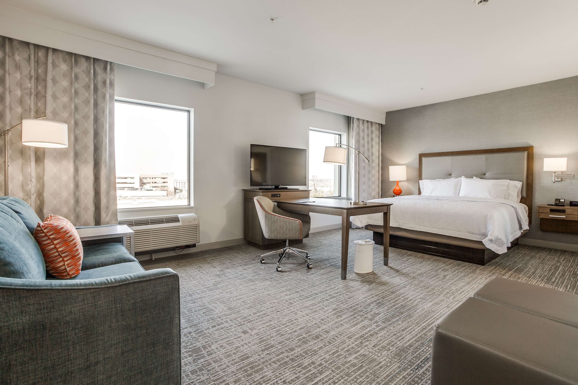 STUDIO, KING BED, ACCESSIBLE