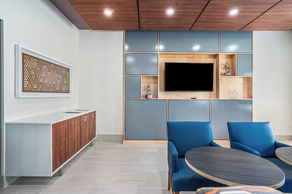 Holiday Inn Express Hotel And Suites Van Buren Ft Smith Area 61/70