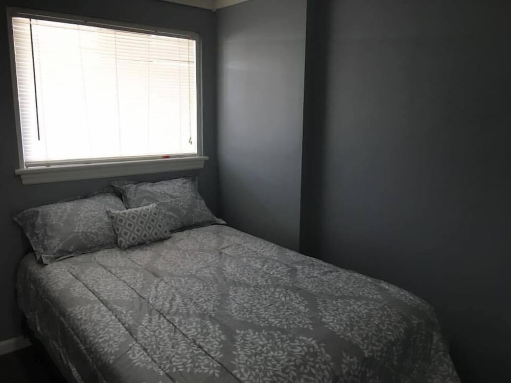 The Guest House 24/30