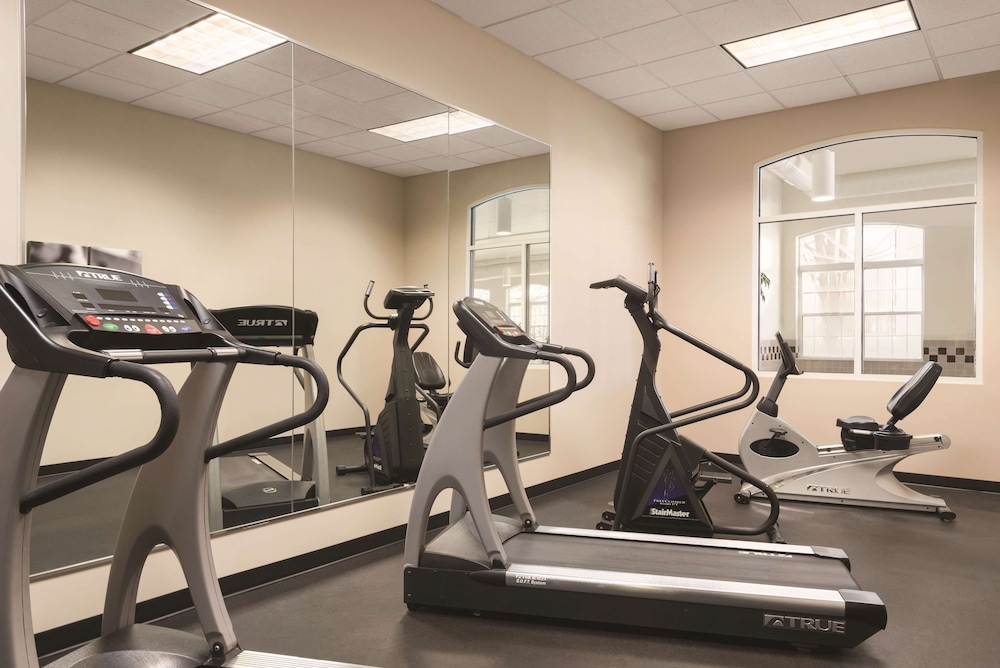 Country Inn & Suites By Radisson, Elk Grove Village/Itasca 15/30