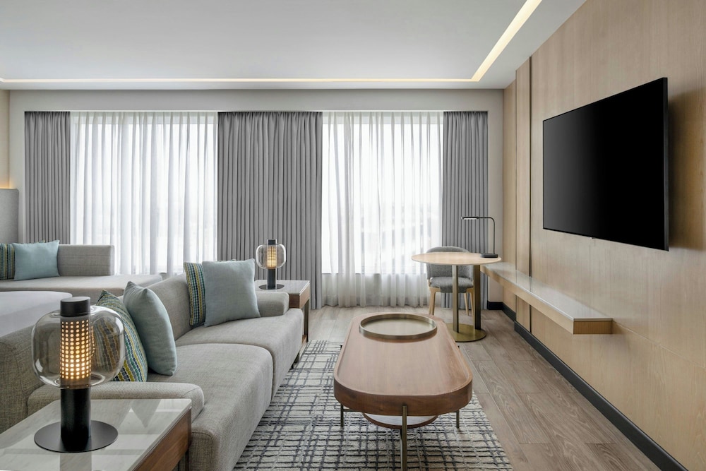 Courtyard By Marriott Mumbai International Airport 28/50