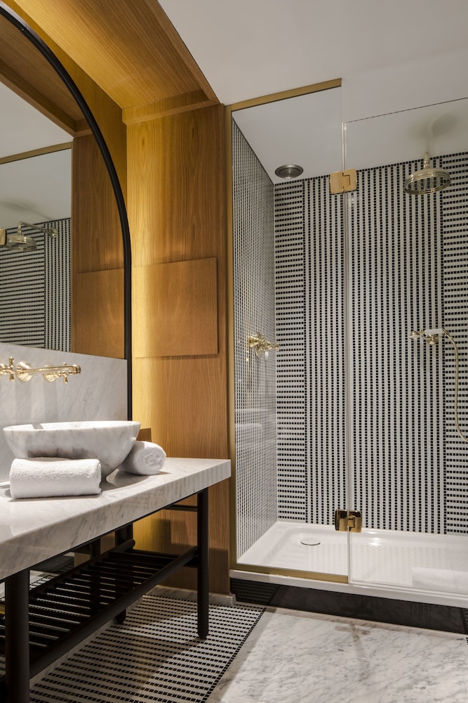 Hotel Vernet 18/46