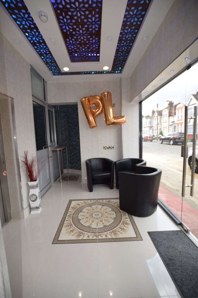 Premierlux Serviced Apartments 4/62