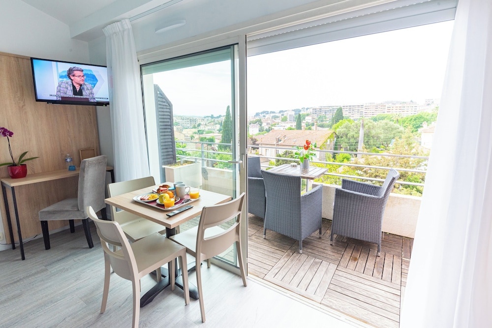 Zenitude Hotel-Residences Le Cannet 28/50