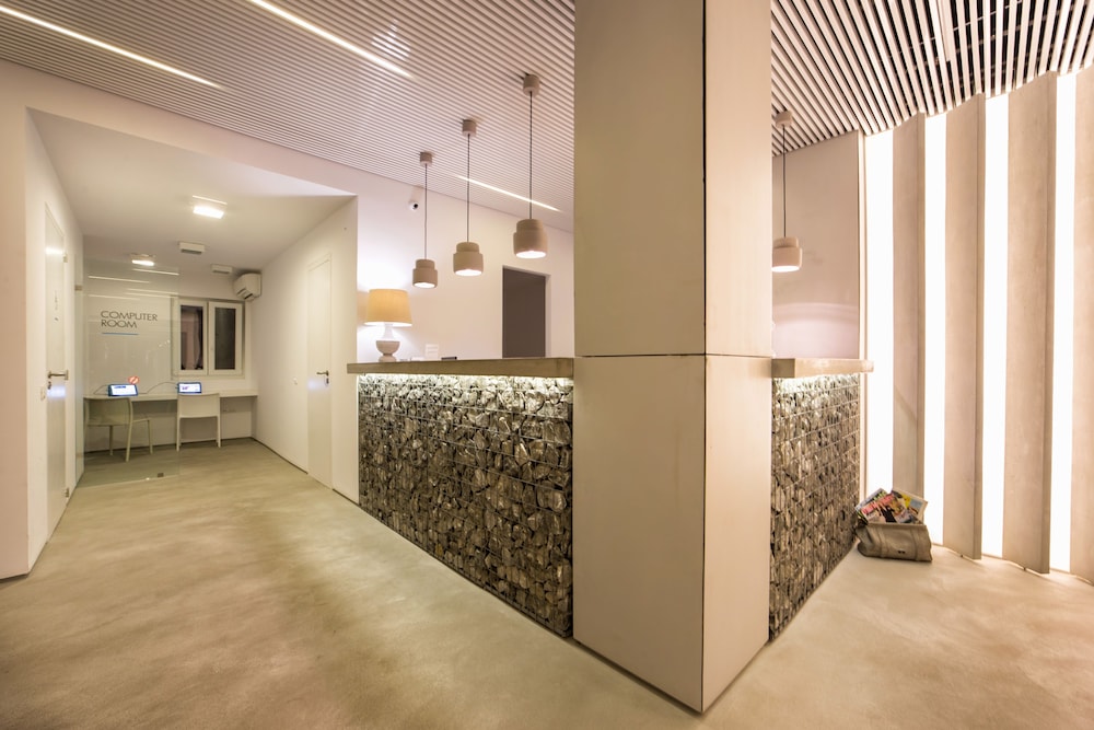 Relux Ios Hotel 6/74