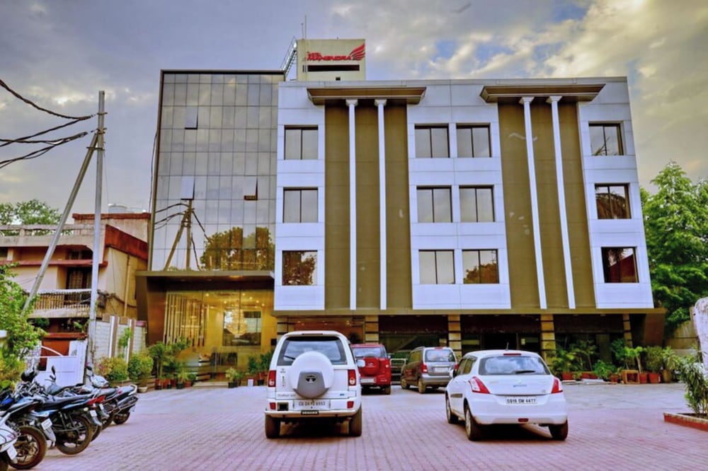 Hotel Mahendra 43/44