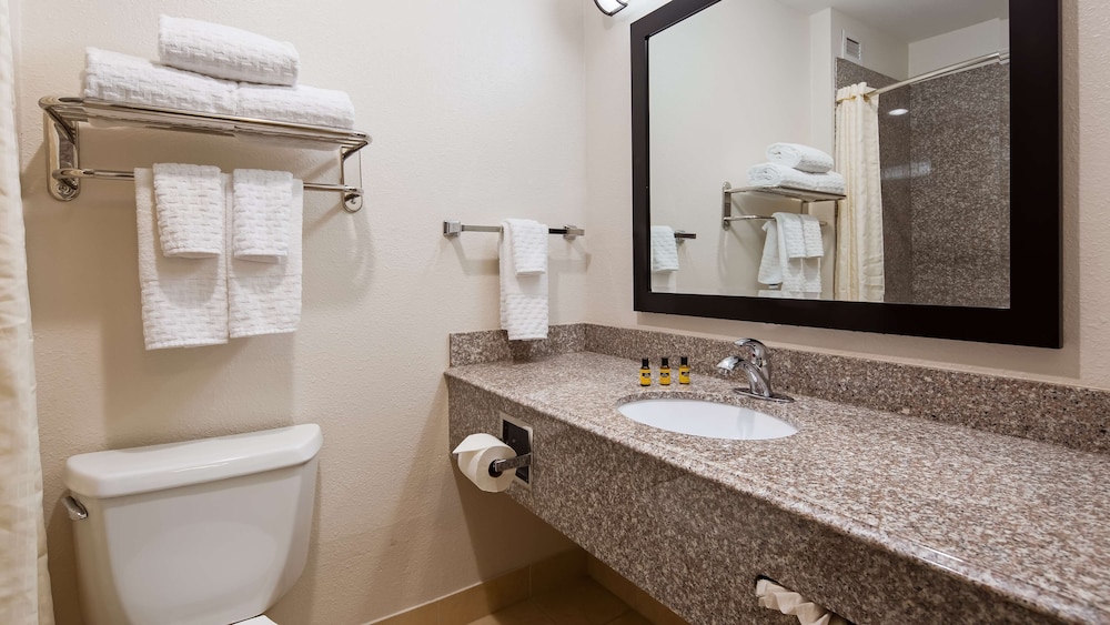 Best Western Plus Kansas City Airport-Kci East 10/43
