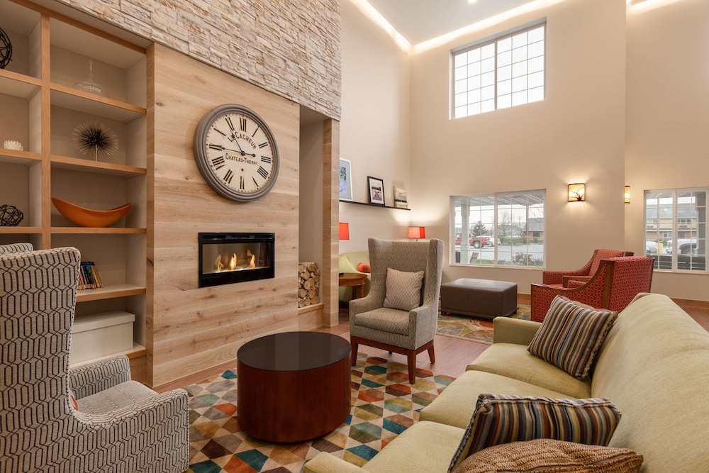 Country Inn & Suites By Radisson, Ames, IA 18/25