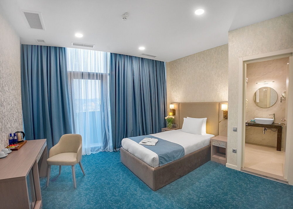 Meta Business Hotel 10/50