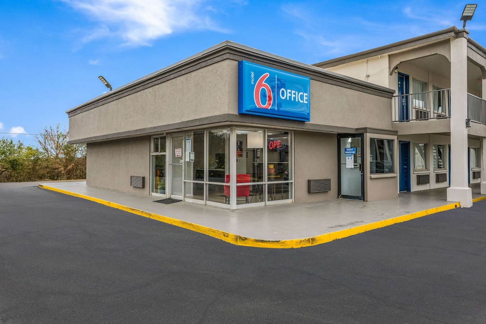 Motel6 Tupelo, MS - Downtown 29/37