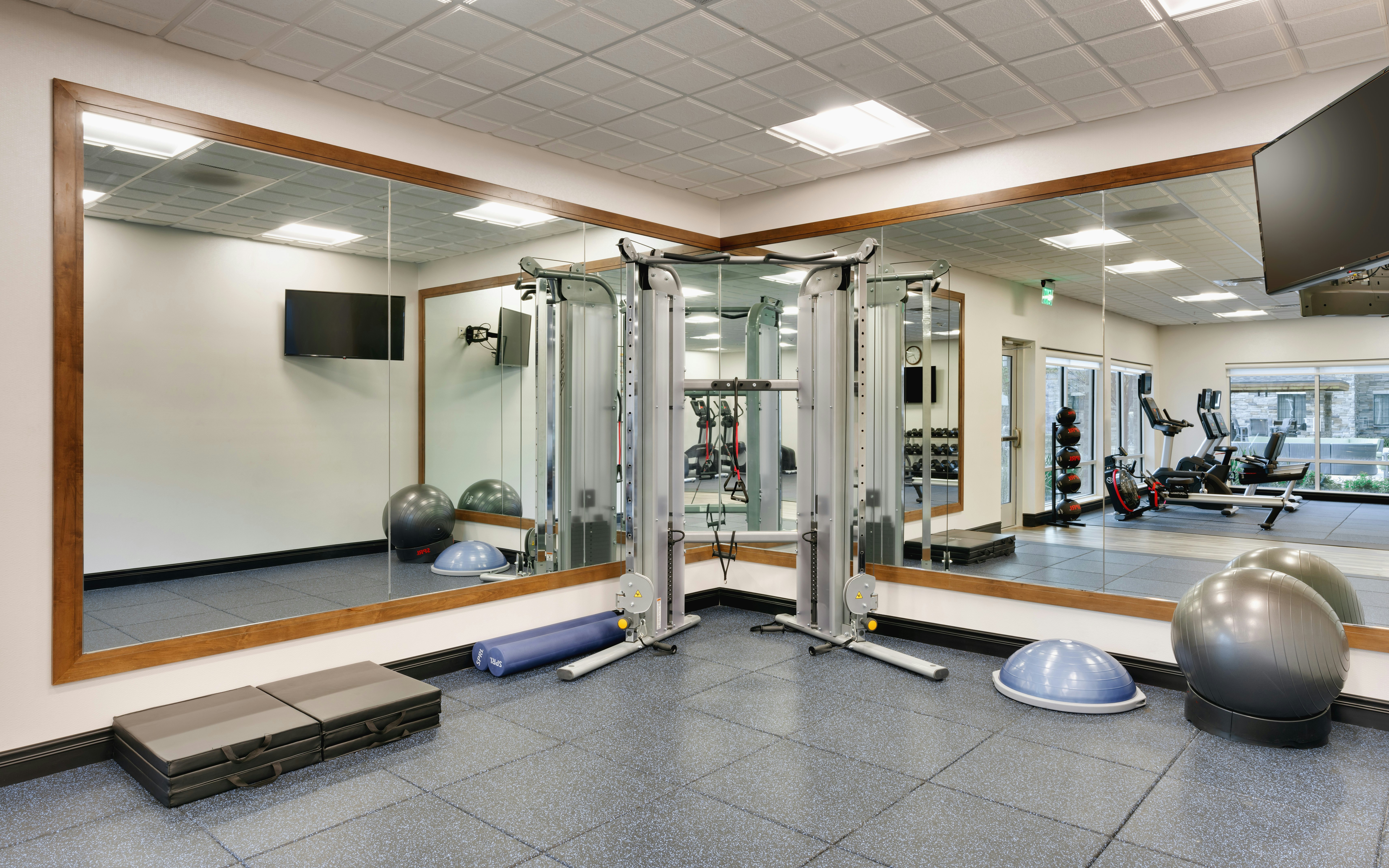 STAYBRIDGE SUITES GAINESVILLE I-75 36/68