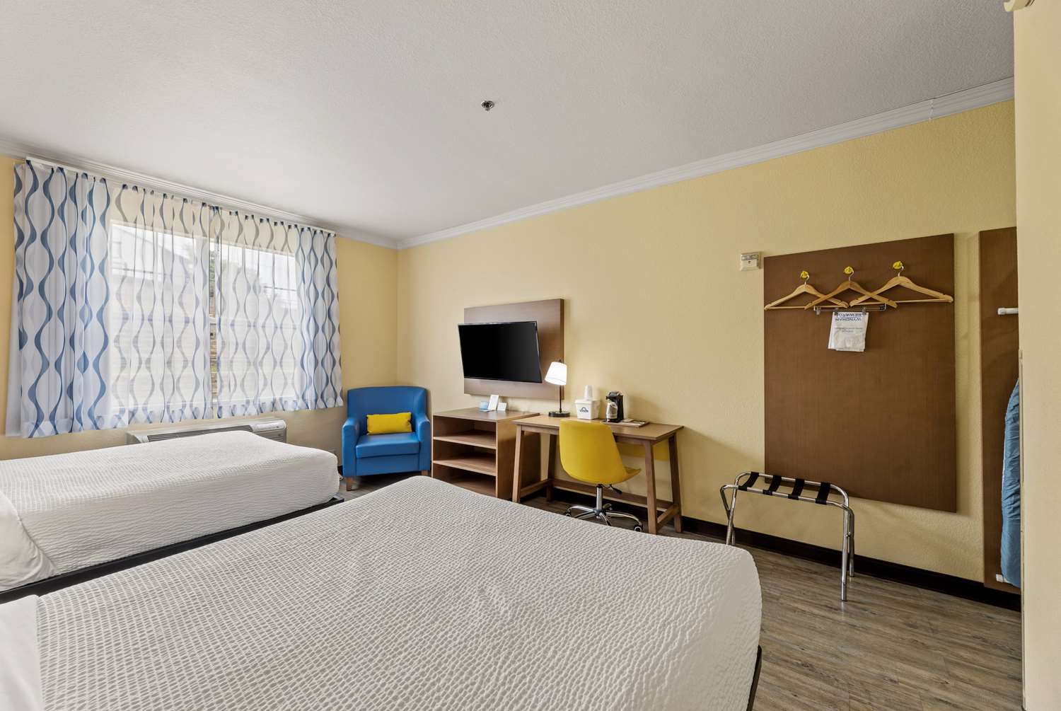 Days Inn and Suites by Wyndham Euless DFW Airport South 14/57
