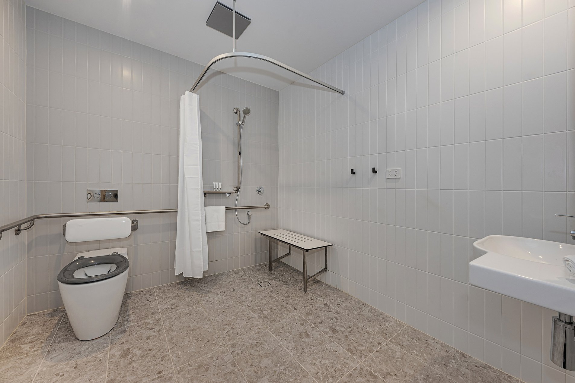 Littomore Suites Kingswood 12/12