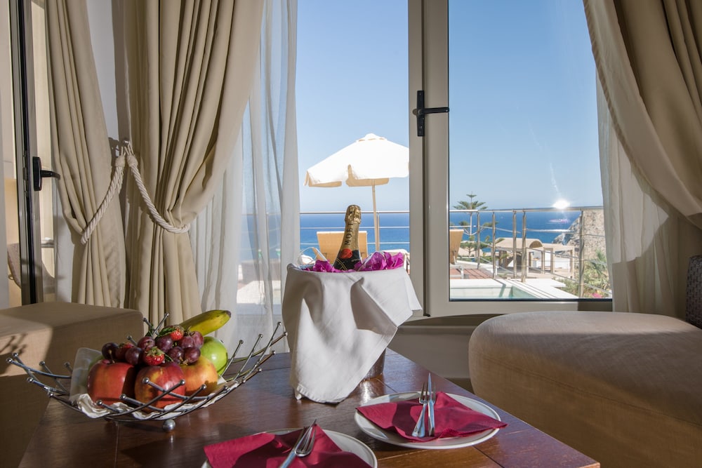Antinea Suites and Spa 34/75