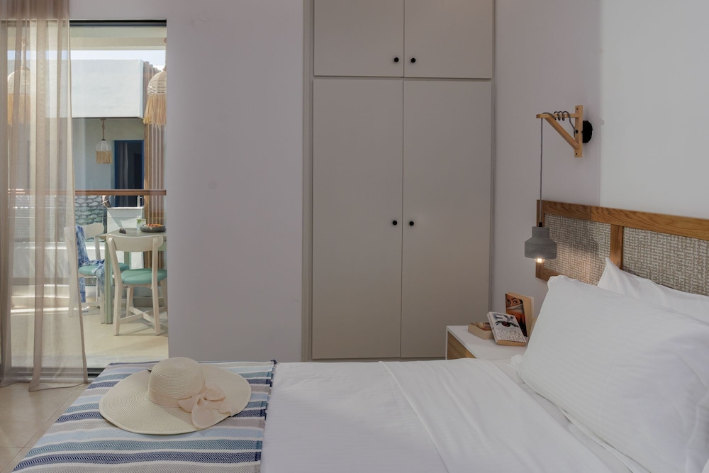 Galazio Beach Resort 30/68