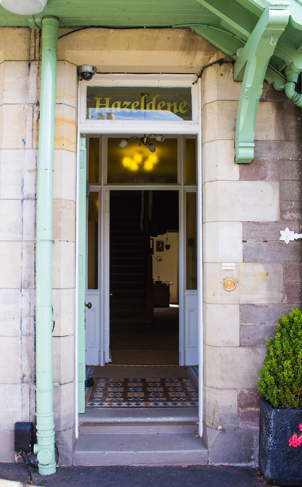 Hazeldene Guest House 2/38