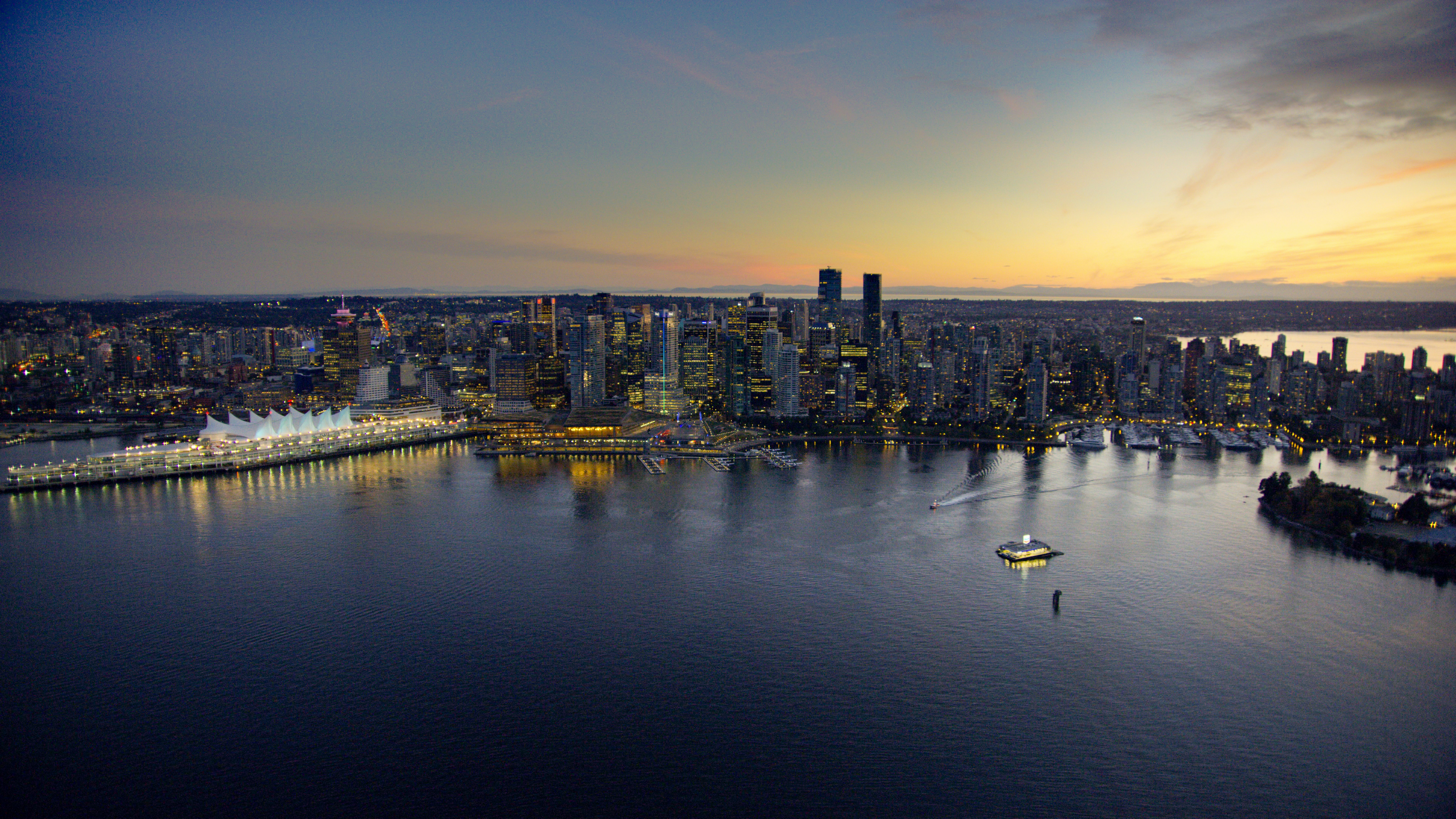 HOLIDAY INN HOTEL AND SUITES VANCOUVER DOWNTOWN 66/73