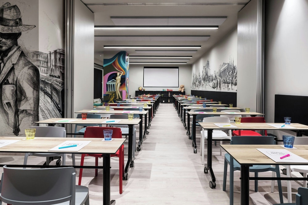 Moxy Athens City 52/66