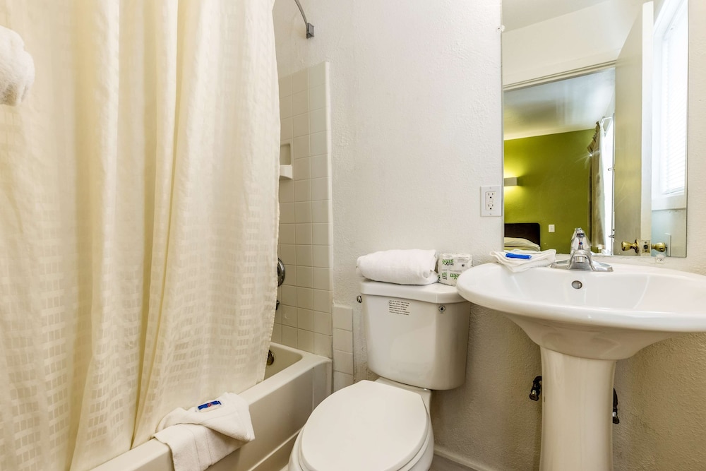 Motel6 San Rafael, CA 37/38