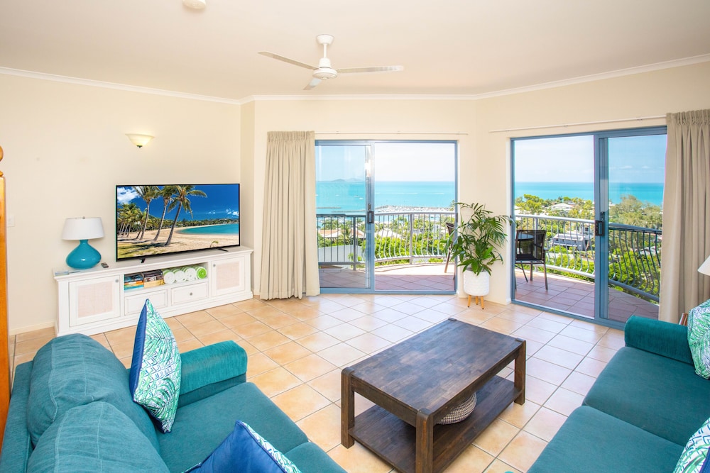 Seastar Apartments 25/50