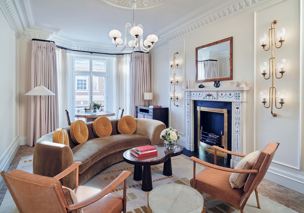 CLARIDGES HOTEL 54/73