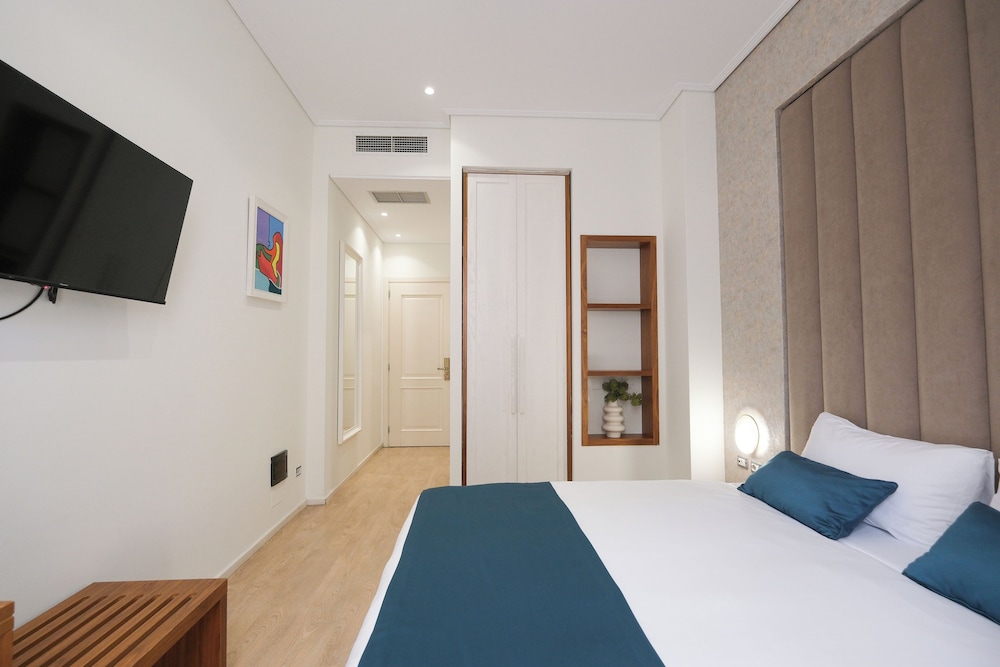GOLDEN CITY HOTEL 15/66