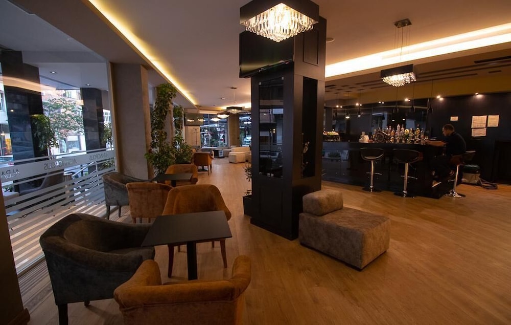 Albanopolis Hotel 41/60