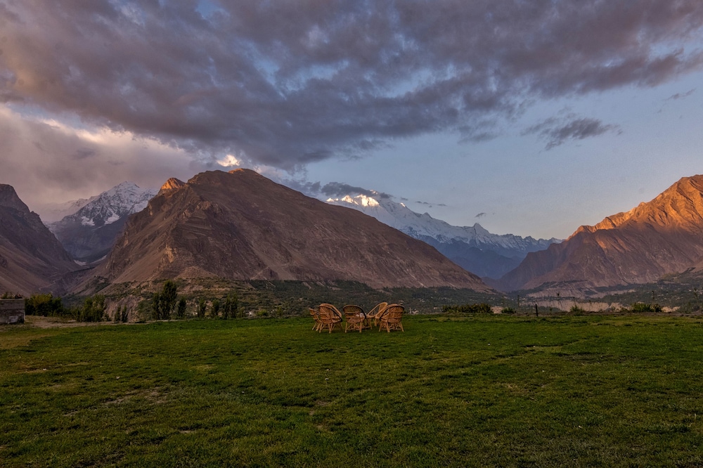 Hunza Serena Hotel 49/57