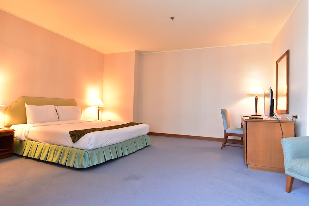 Thumrin Thana Hotel 17/71