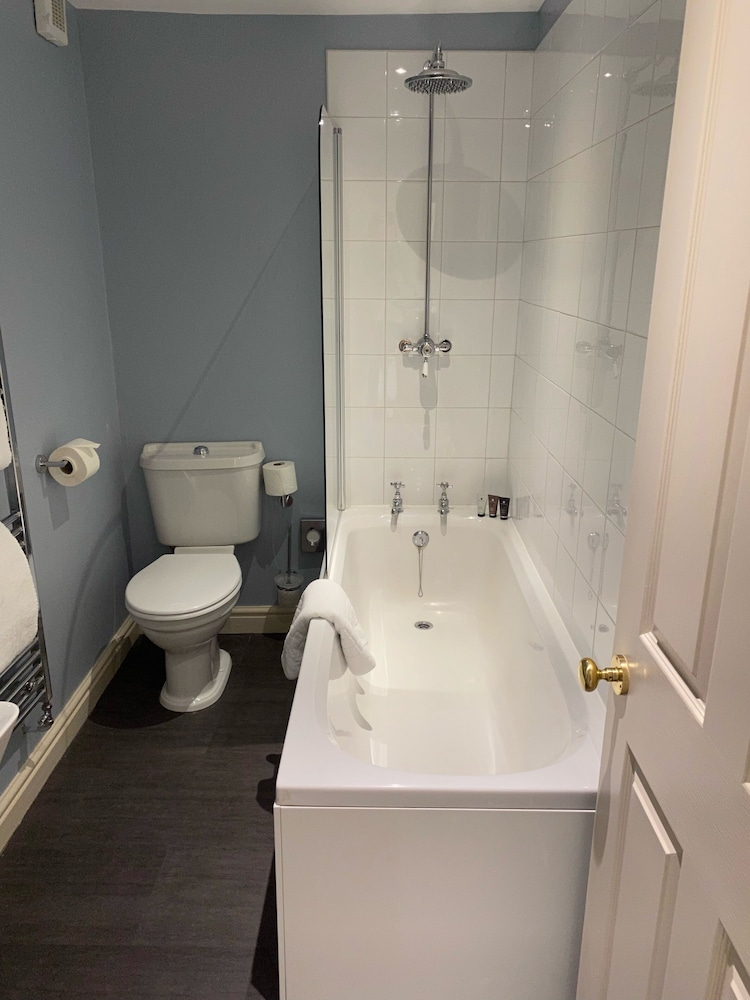 The White Swan Hotel 43/44