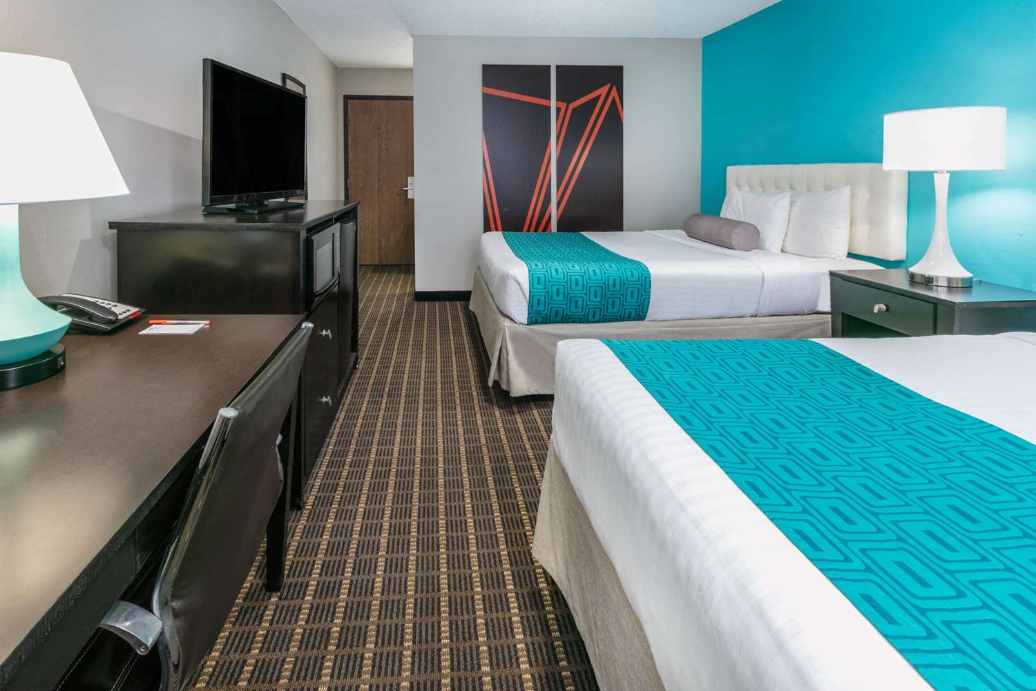 Howard Johnson by Wyndham New Braunfels 6/23